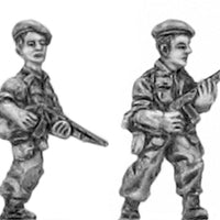NEW - Legionnaire in beret with M1 Carbine (15mm)