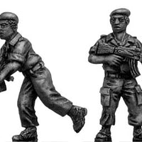 1970s ZANLA guerilla with AK47 in beret (28mm)