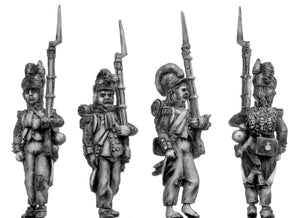 Grenadier, casque, ragged campaign uniform, march-attack (28mm)