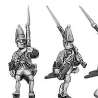 Fusilier in mitre, marching (18mm)
