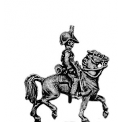 Dragoon, cocked hat, sword sheathed (18mm)
