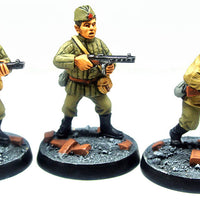 Soviet infantry in side cap with SMG (28mm)